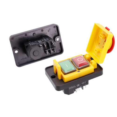 Кнопка для бетономешалки DZ-6-2 88х56 мм с рамкой и крышкой (5 контактов) Кнопка для бетономешалки DZ-6-2 88х56 мм с рамкой и крышкой (5 контактов)