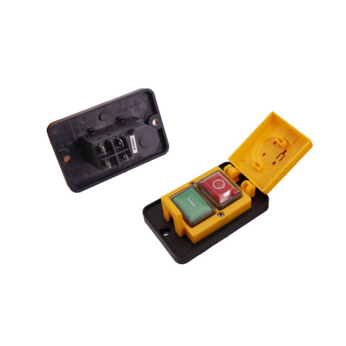 Кнопка для бетономешалки DZ-6-2 88х56 мм с рамкой и крышкой (4 контакта) Кнопка для бетономешалки DZ-6-2 88х56 мм с рамкой и крышкой (4 контакта)